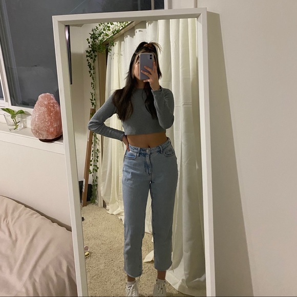 SOLD Pacsun High Waisted Mom Jeans w/ Butt rip - Picture 2 of 4